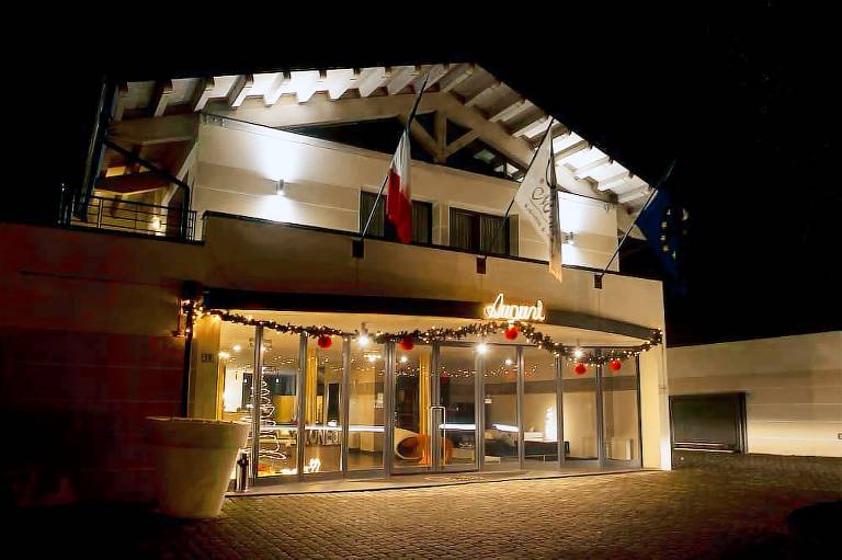 OneMhotel