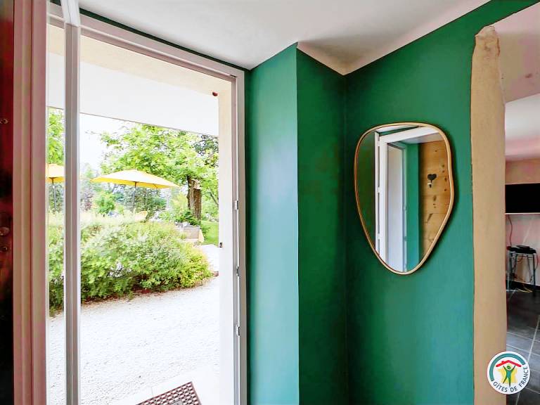 Gite with yard & patio | Pet-friendly — photo 4