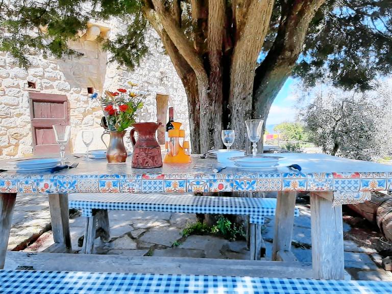 Charming rental apartment with BBQ, garden & terrace | Pets allowed — photo 3