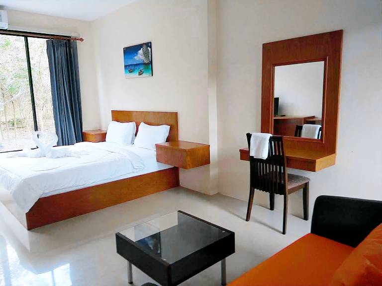 Apartment with pool | Suitable for remote work | Dogs allowed in Krabi