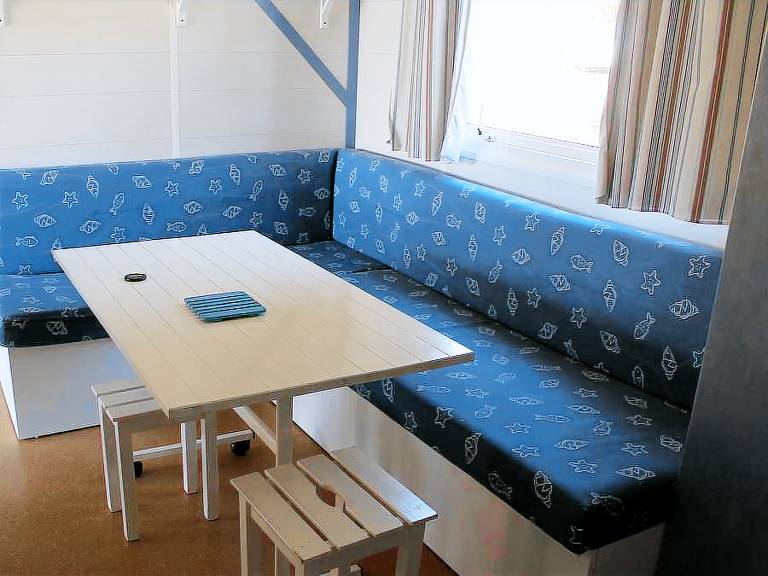 Family-oriented mobile home with pool | Pet-friendly — photo 5
