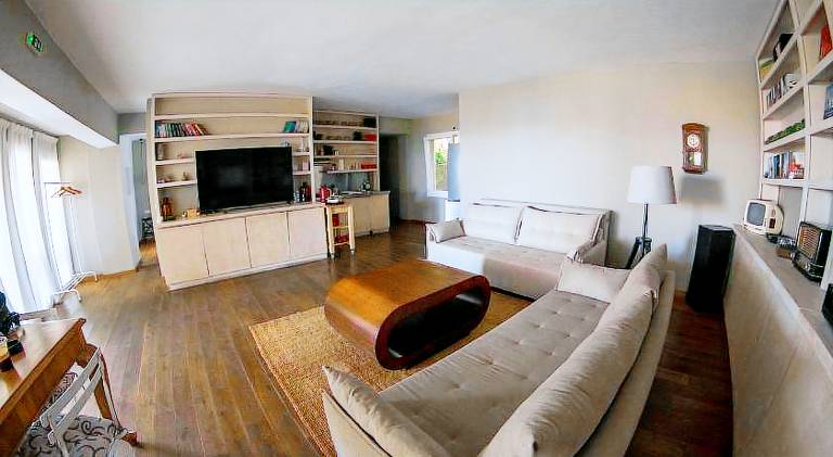 Serviced apartment with yard, BBQ & patio | Perfect for remote work — photo 2
