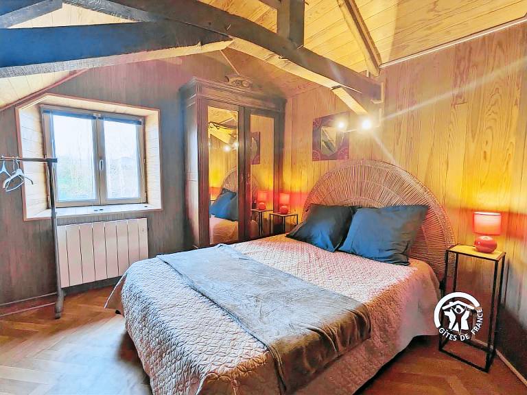 Charming Rural Retreat with Private Pond, Ideal for Fishing, Nature Lovers, Families & Pets — photo 3