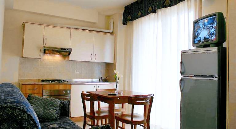 Serviced apartment with terrace | Suitable for remote work — photo 4