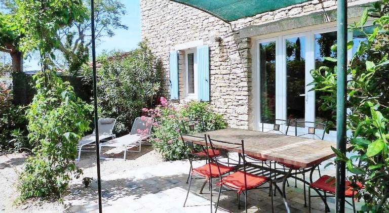 Vacation home with pool — photo 4