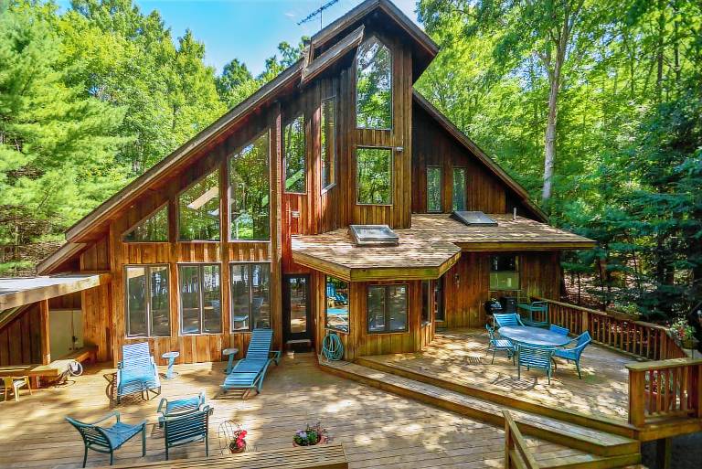 Shoreline Chateau in Deer Park, MD