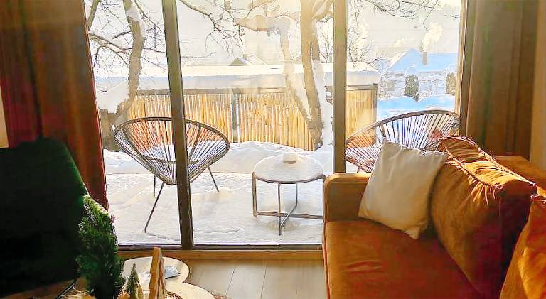 Beautiful villa with jacuzzi, sauna & yard | Pets allowed — photo 2