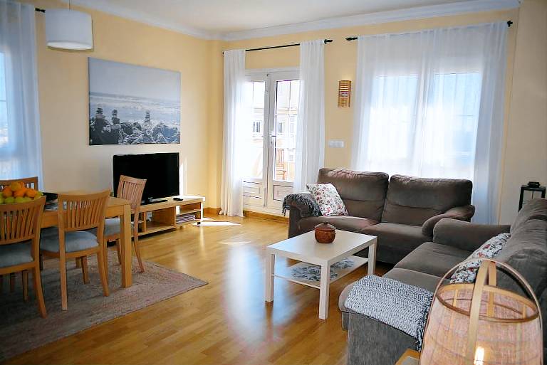 Fully equipped pleasant apartment with yard, patio & private pool | Pets are welcome — photo 2