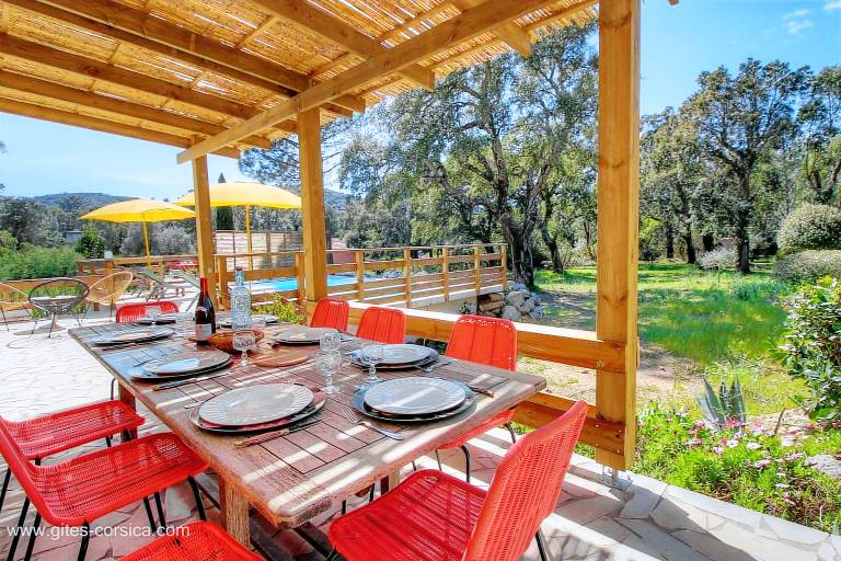 Gite with patio, yard & pool | Mountain view — photo 3