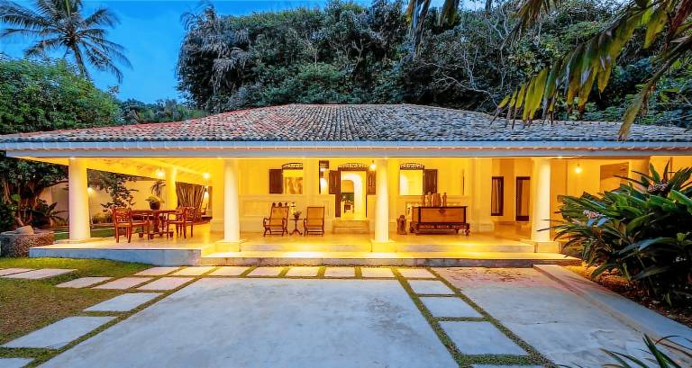 Villa with pool, yard & barbecue — photo 4