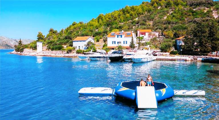Noćenje s doručkom Otok Rava