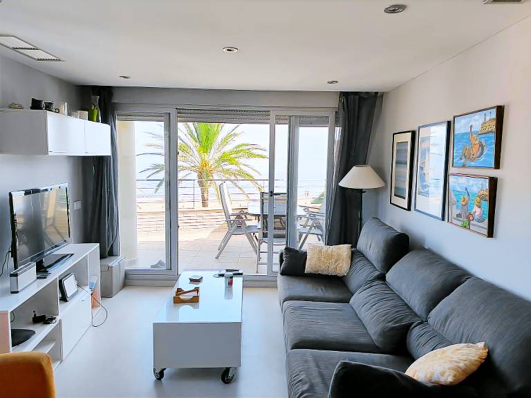 Children-friendly big holiday apartment with garden, patio & jacuzzi | Beach view | Close to the beach | Perfect for remote work | Pets are welcome — photo 4