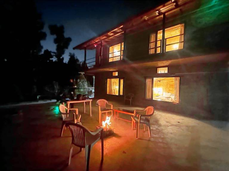Peaceful stays with Snowcap mountain view in Almora