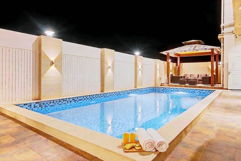 House with pool & barbeque — photo 3