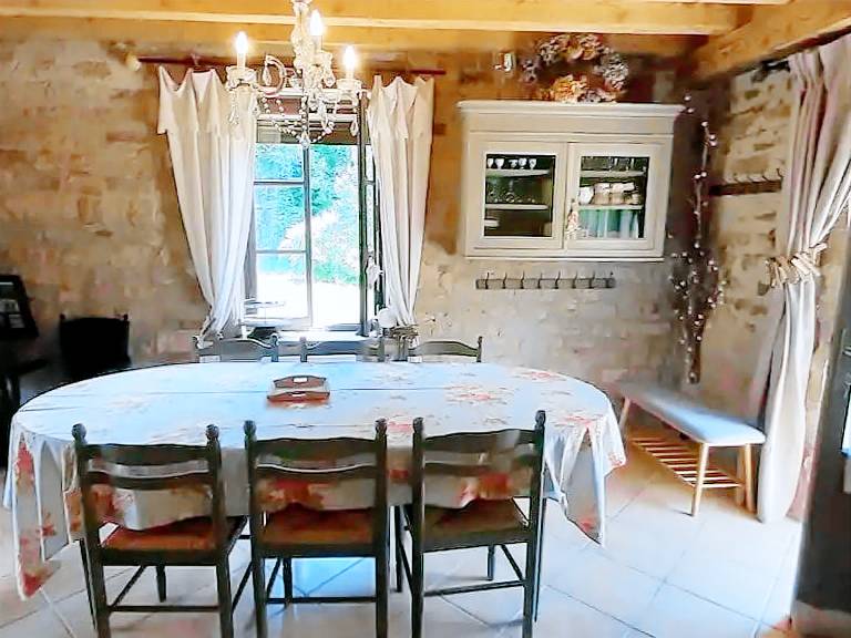 Cottage with yard & barbecue — photo 4