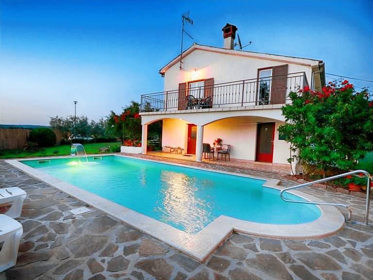 House with grill, terrace & garden | Nature view in Tar-Vabriga