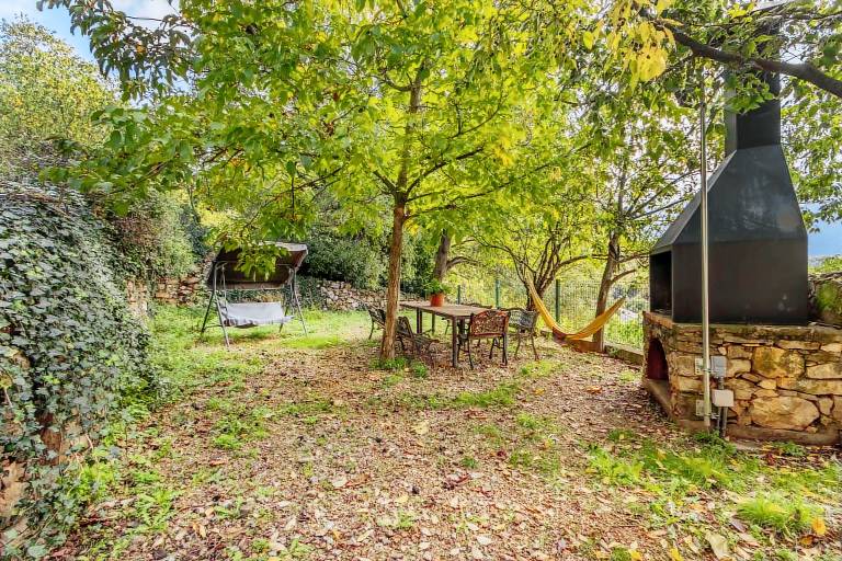 Holiday apartment with barbecue, pool & yard | Mountain view — photo 3