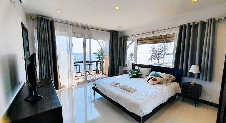W sea Beach villa Rayong — photo 2