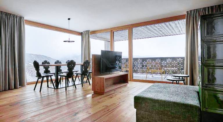 Rental apartment with yard, sauna & pool | Ski nearby | Suitable for remote work | Pets are welcome — photo 2