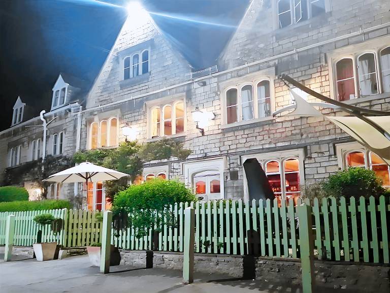 Old Fleece Apartments in Stroud