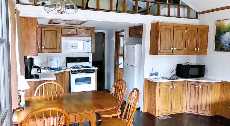 GWIN'S LODGE — photo 2