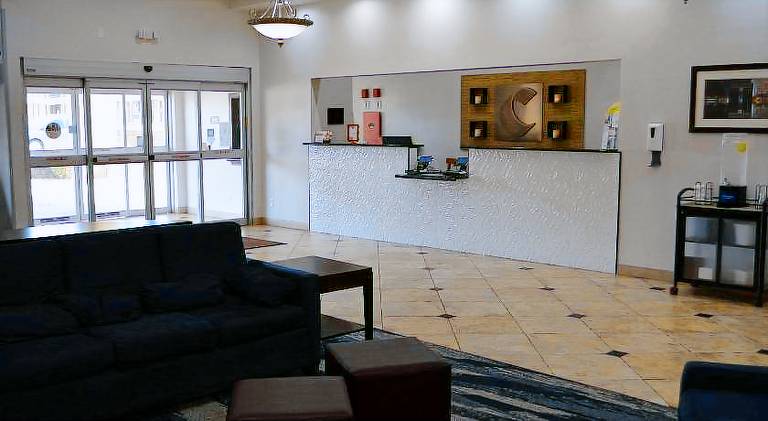 Comfort Suites Yukon - SW Oklahoma City — photo 3
