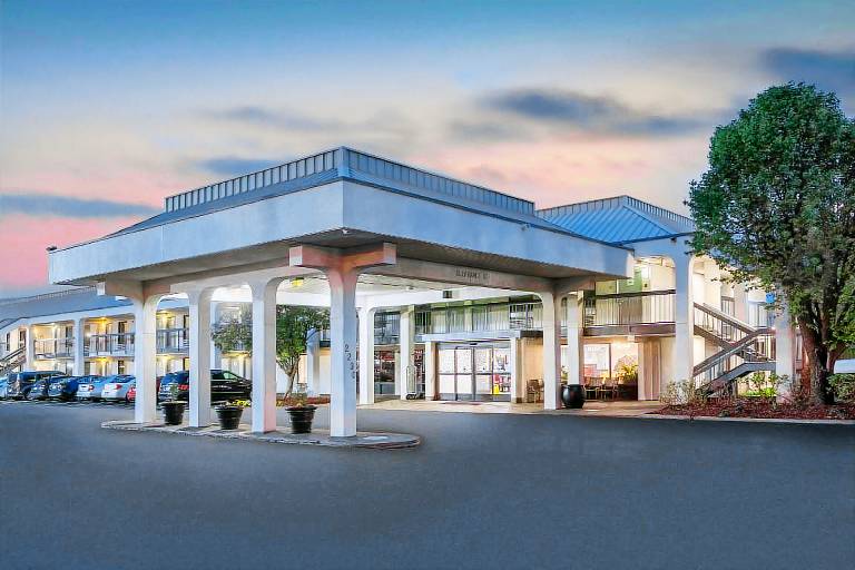 Baymont by Wyndham Murfreesboro — photo 2