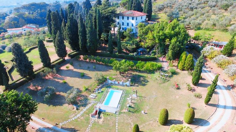 Villa  Massa e Cozzile