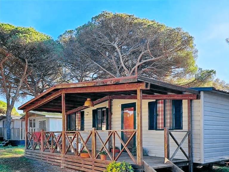 Mobile home with terrace & pool — photo 3