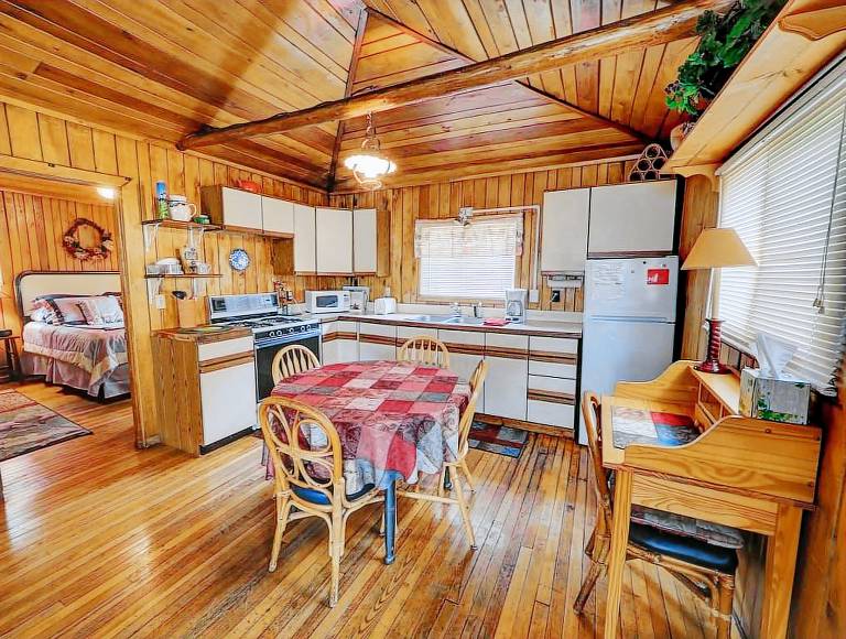 Cabin Suttons Bay