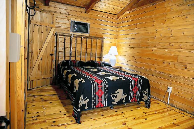 Cabin Keystone