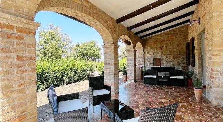 Farm with yard, pool & terrace — photo 2