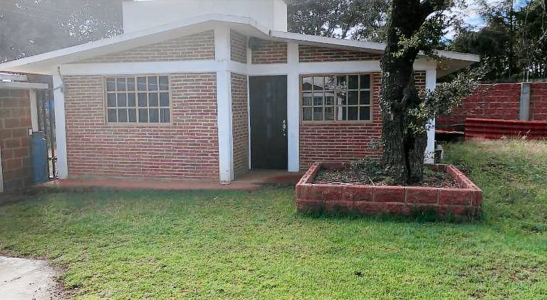 Pleasant chalet with garden & terrace | Pet-friendly in Puebla