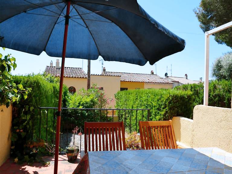 House with garden & pool — photo 4