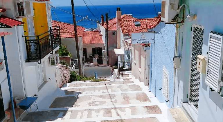 Pleasant rental apartment | Next to the beach | Pet-friendly in Samos