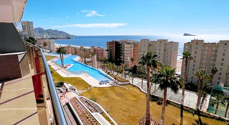 Beautiful apartment with yard, pool & hot tub | Beach nearby | Pets are welcome — photo 3