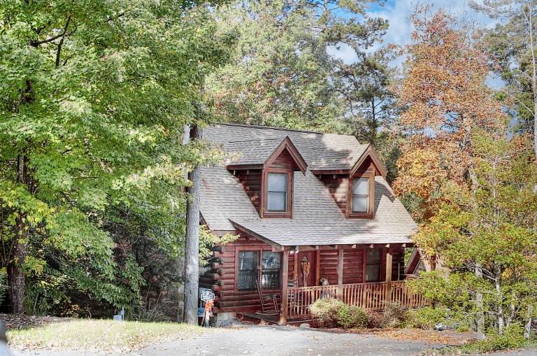 Child-friendly wonderful cabin with private pool | Pets are welcome in Pigeon Forge, TN