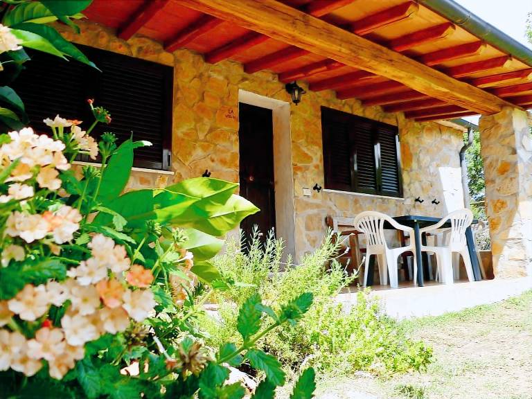 Farmhouse "Volpe" with Shared Pool, Private Terrace & Wi-Fi — photo 3