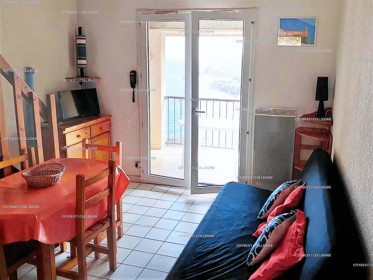 Apartment with patio — photo 2