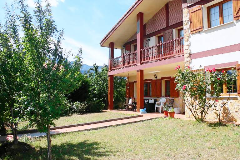 Chalet Villasana de Mena