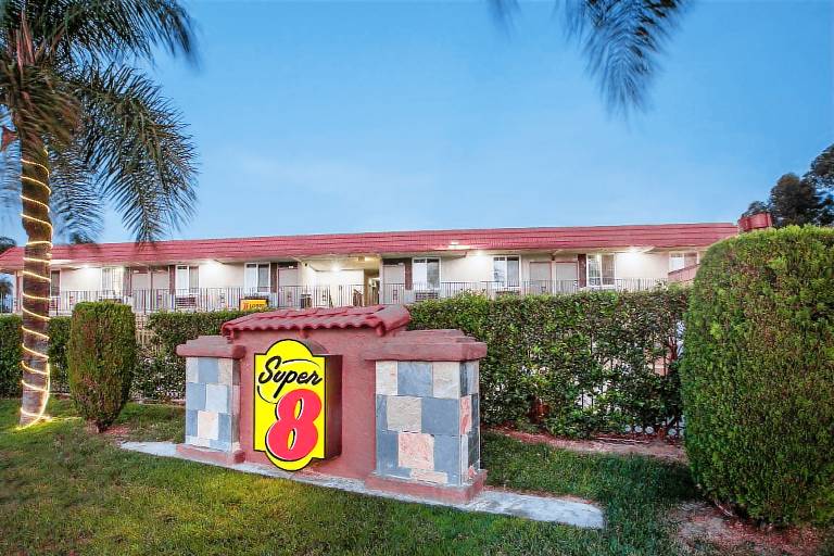 Super 8 By Wyndham Redlands San Bernardino