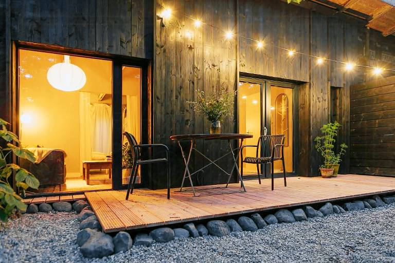Holiday apartment with terrace & yard — photo 2