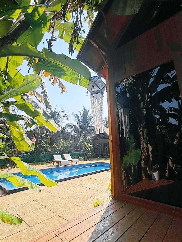 Vacation home with garden & pool — photo 3