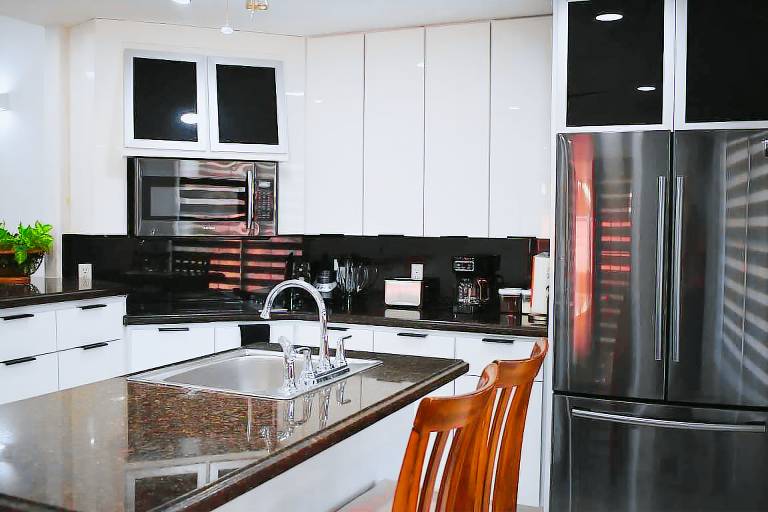 Family Luxury home with Pool in McAllen near by hospitals and stores — photo 5