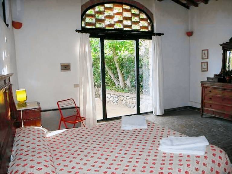 Holiday apartment with pool, yard & barbeque — photo 3