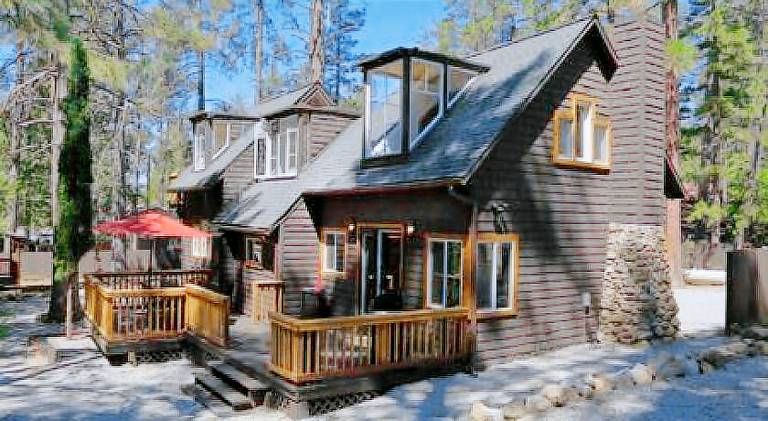House with 1 room for 4 persons in Idyllwild, CA