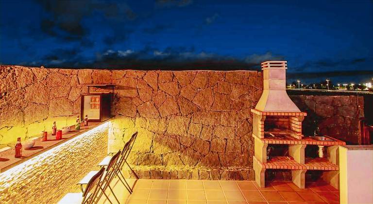 Villa with pool — photo 5