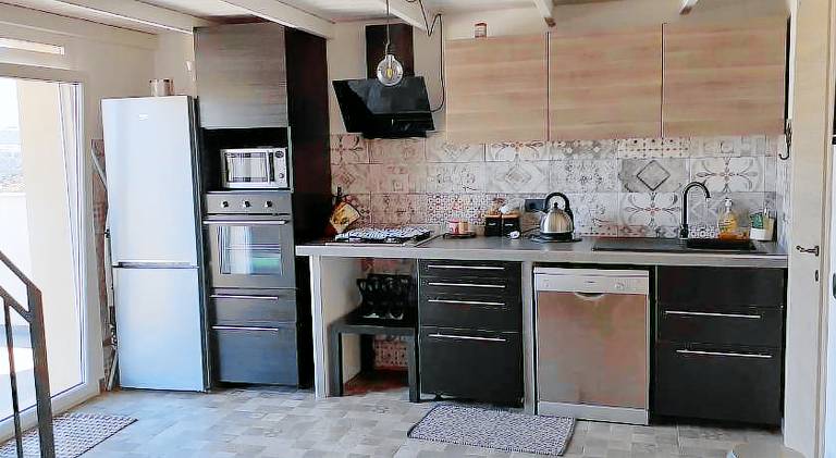 Charming serviced apartment with patio | Pets are welcome — photo 2