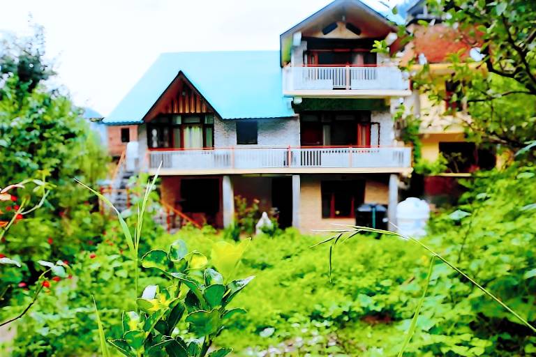 Villa with garden | Water view in Kullu