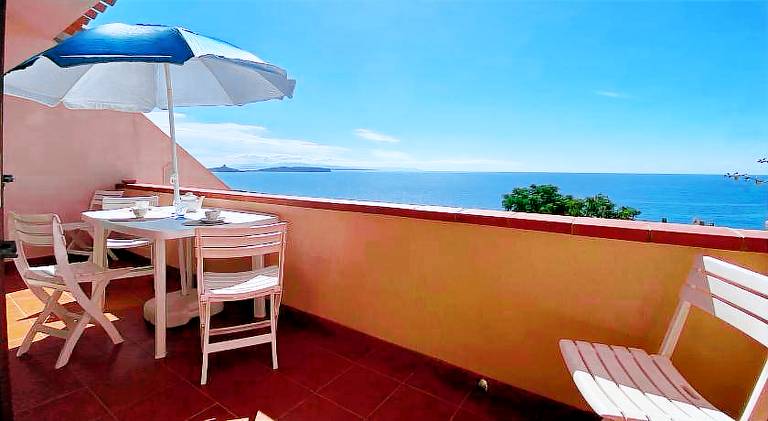 Vacation home with 3 rooms for 6 persons in Cabras